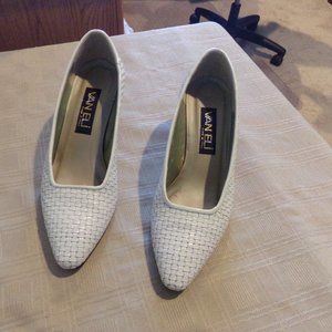 Vaneli Shoes, Style Cosmo, White Weave, Size 8M